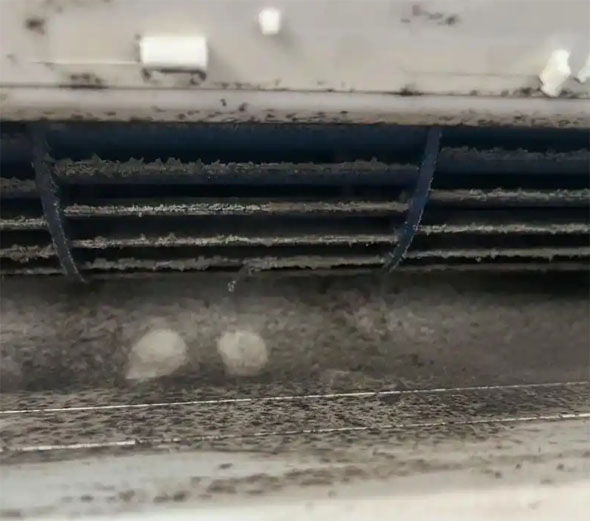 衡水空调吹的风有股烧焦味是怎么回事